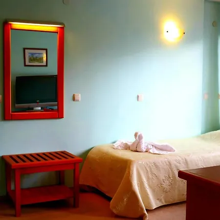 Ξενοδοχείο Family Hotel Lili 2*