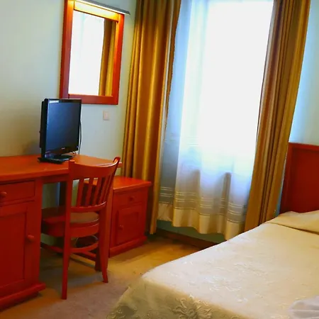 Ξενοδοχείο Family Hotel Lili